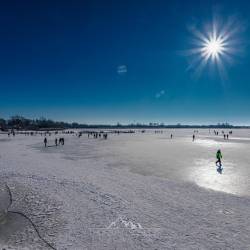 186 | Freizeitaktivitäten auf dem gefroren Dümmer See