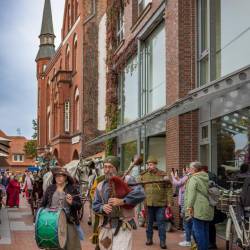 810 | Grafenmarsch durch die Innenstadt