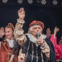 #820 · Der traditionelle Grafengruss