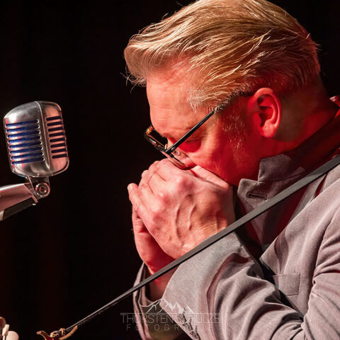 #2171 · Downbeat Benefizkonzert Dezember 2024 im Theater Diepholz - Downbeat sind Carsten Politzky, Rolf Langkamp, Jan Heyer und Thomas Wilker