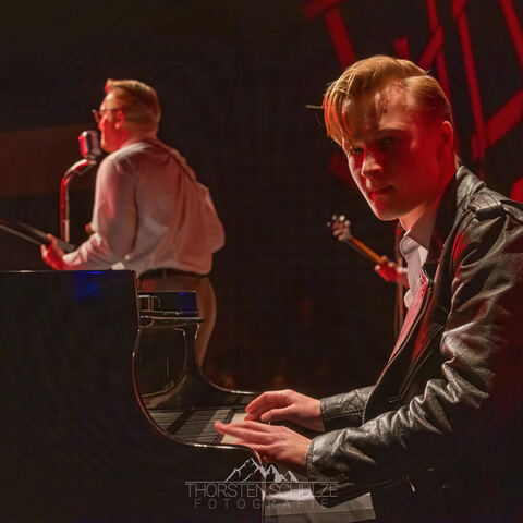 #2263 · Downbeat Benefizkonzert Dezember 2024 im Theater Diepholz - Downbeat sind Carsten Politzky, Rolf Langkamp, Jan Heyer und Thomas Wilker