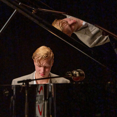 #2234 · Downbeat Benefizkonzert Dezember 2024 im Theater Diepholz - Downbeat sind Carsten Politzky, Rolf Langkamp, Jan Heyer und Thomas Wilker