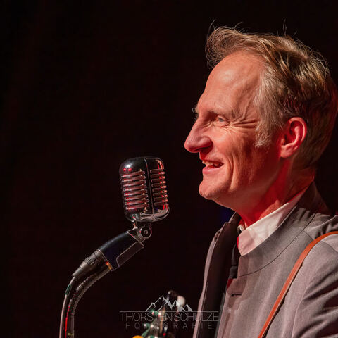 #2172 · Downbeat Benefizkonzert Dezember 2024 im Theater Diepholz - Downbeat sind Carsten Politzky, Rolf Langkamp, Jan Heyer und Thomas Wilker