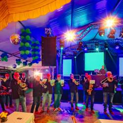 #1143 · Eröffnungsausmarsch vom Rathaus zum Festzelt mit den Redkorps