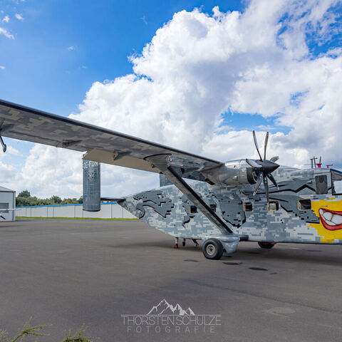 #2033 · Fallschirmspringer