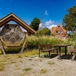 #339 · Insektenhotel in Heede