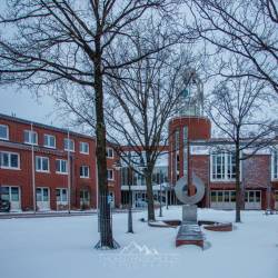 #175 · Rathaus im verschneiten Winter