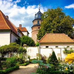 #321 · Rosengarten am Schloss