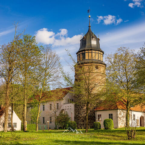 #1743 · Das Schloss in den frühen Frühlingsmonaten