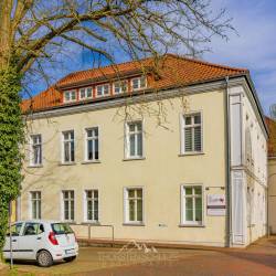 #218 · Wohn- und Geschäftshaus mit Zahnarztpraxis Zahra Ranjbar